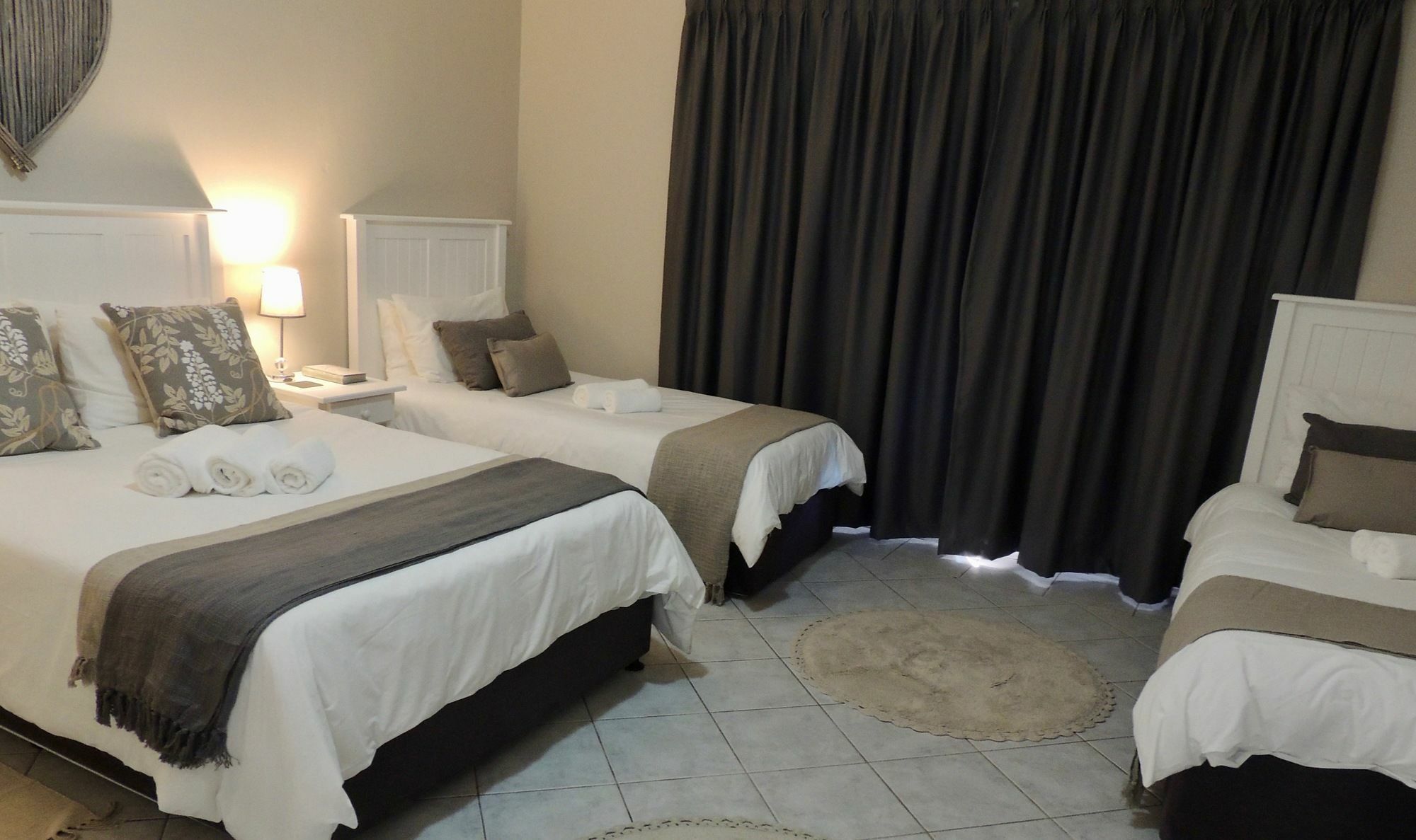La Mer Guesthouse Port Elizabeth Exterior photo